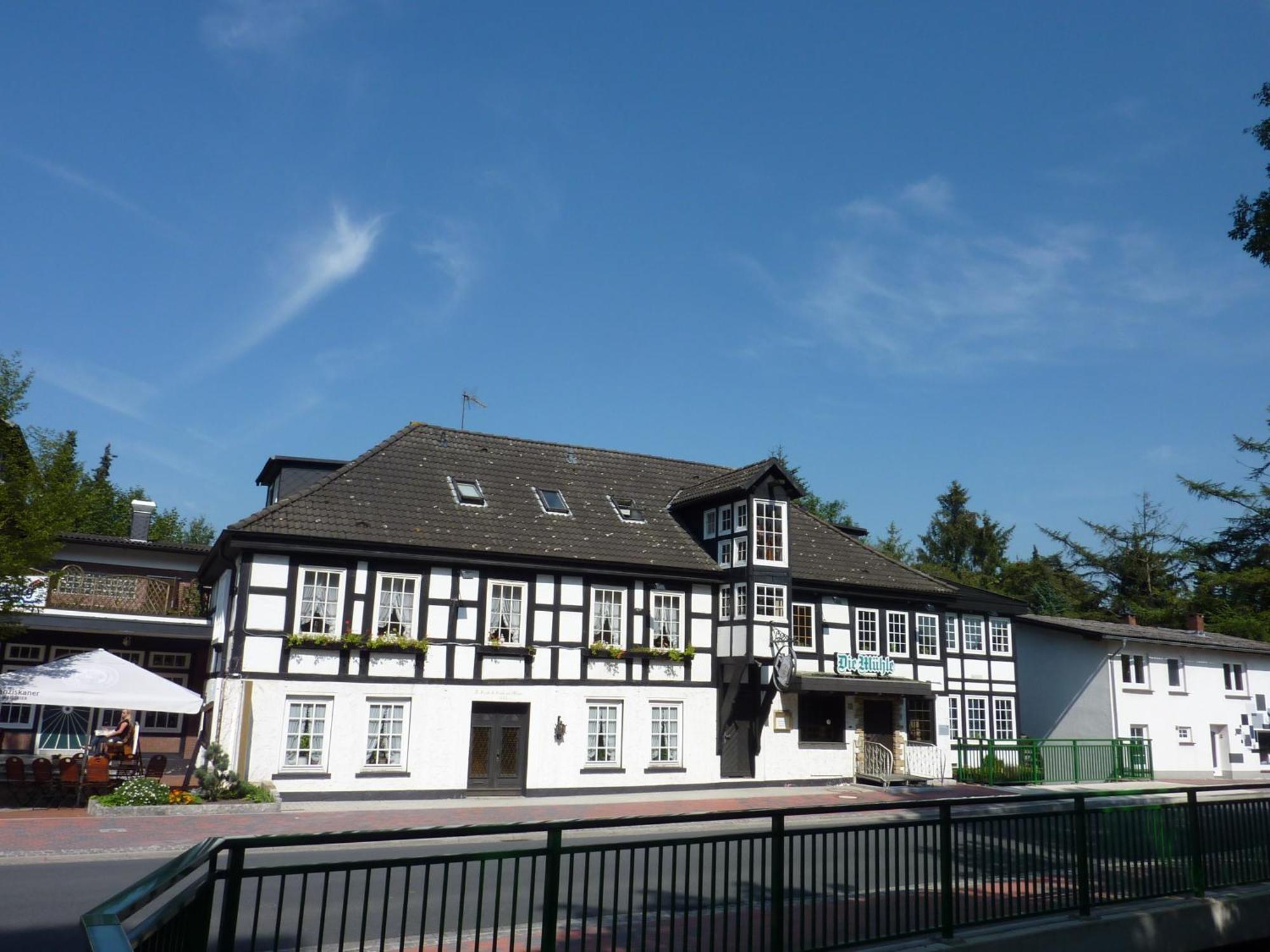Akzent Hotel Zur Wasserburg - Hotel Garni Bed & Breakfast Harpstedt Exterior foto