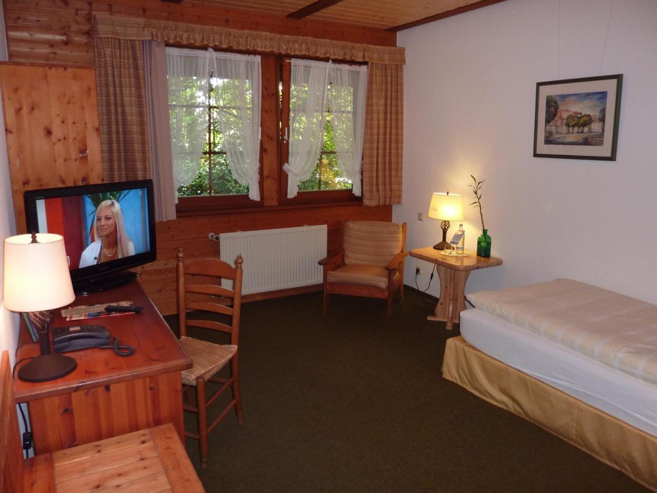 Akzent Hotel Zur Wasserburg - Hotel Garni Bed & Breakfast Harpstedt Exterior foto